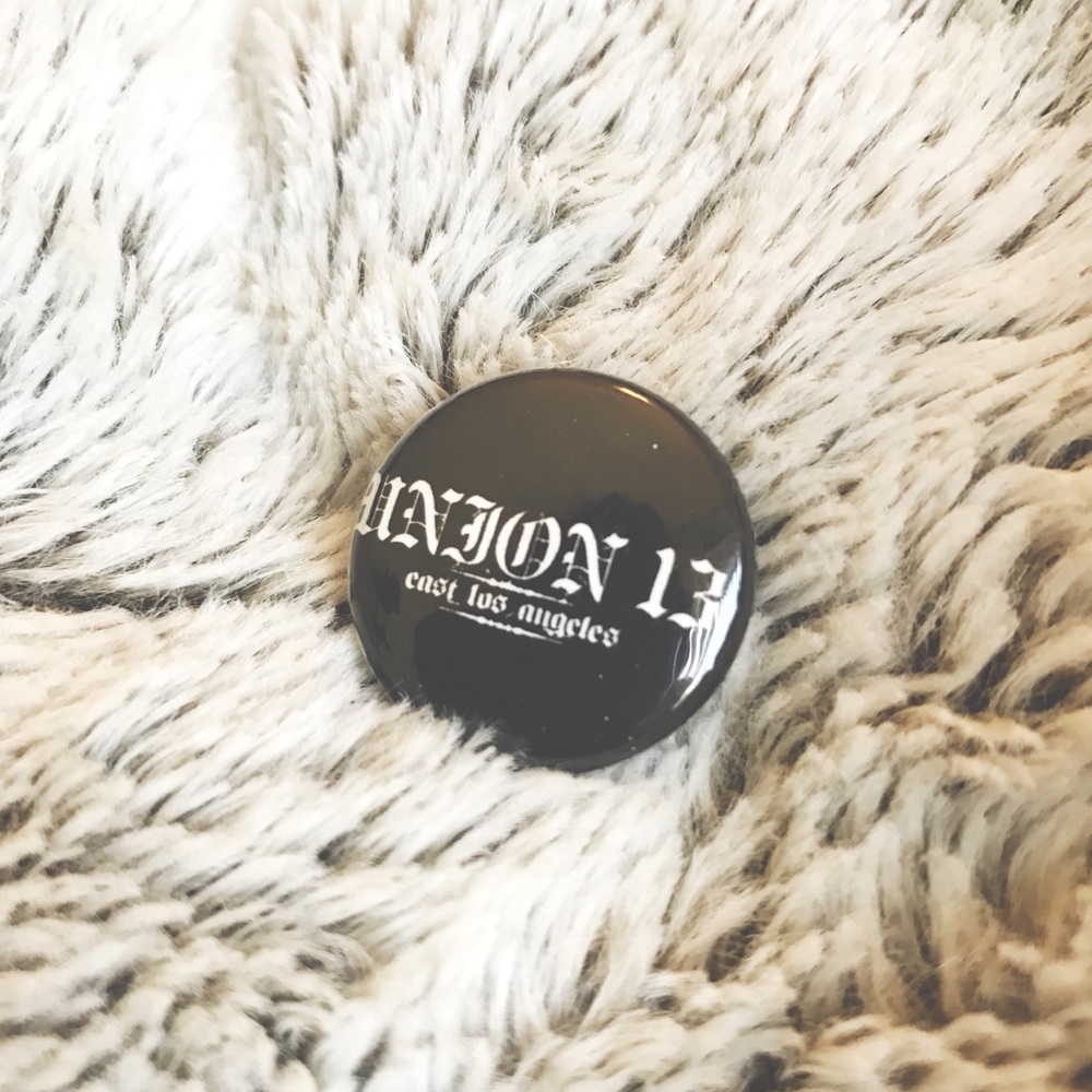 🖤FREE with purchase: Union 13 Pin