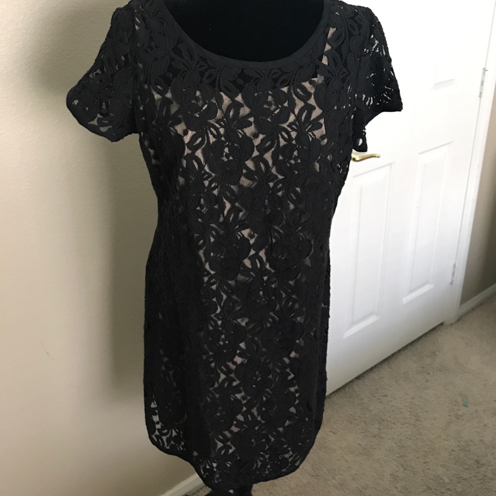 Classy black and cream lace dress!