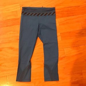 Lululemon capris. Size 6. Like new condition.
