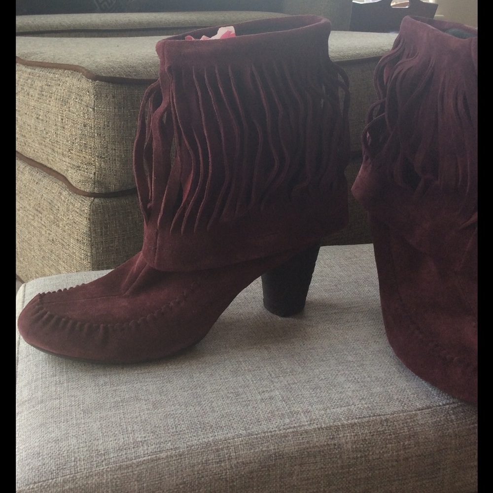 BORN purple/plum fringe booties