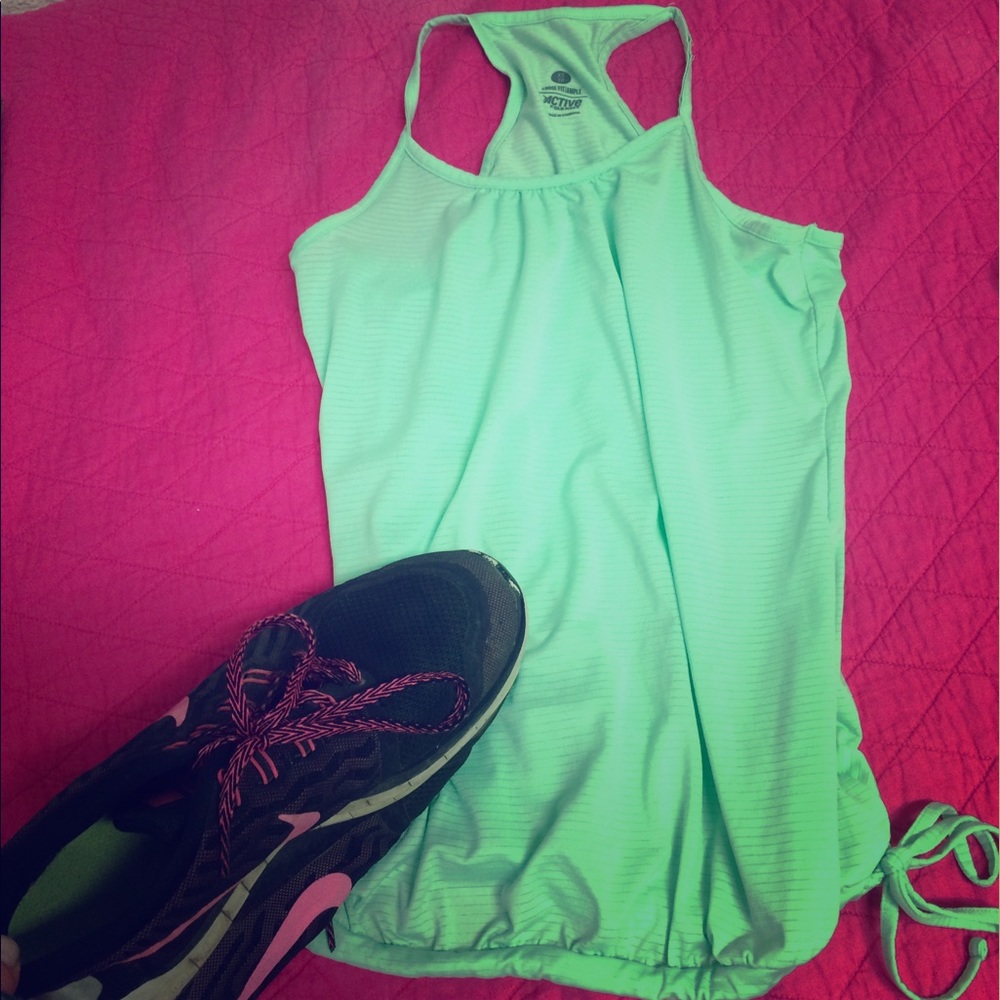 Green workout tank!