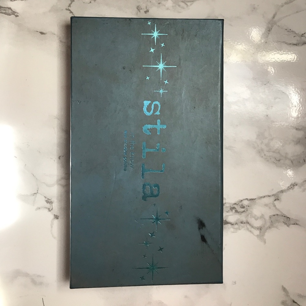 Stila in the know eyeshadow palette