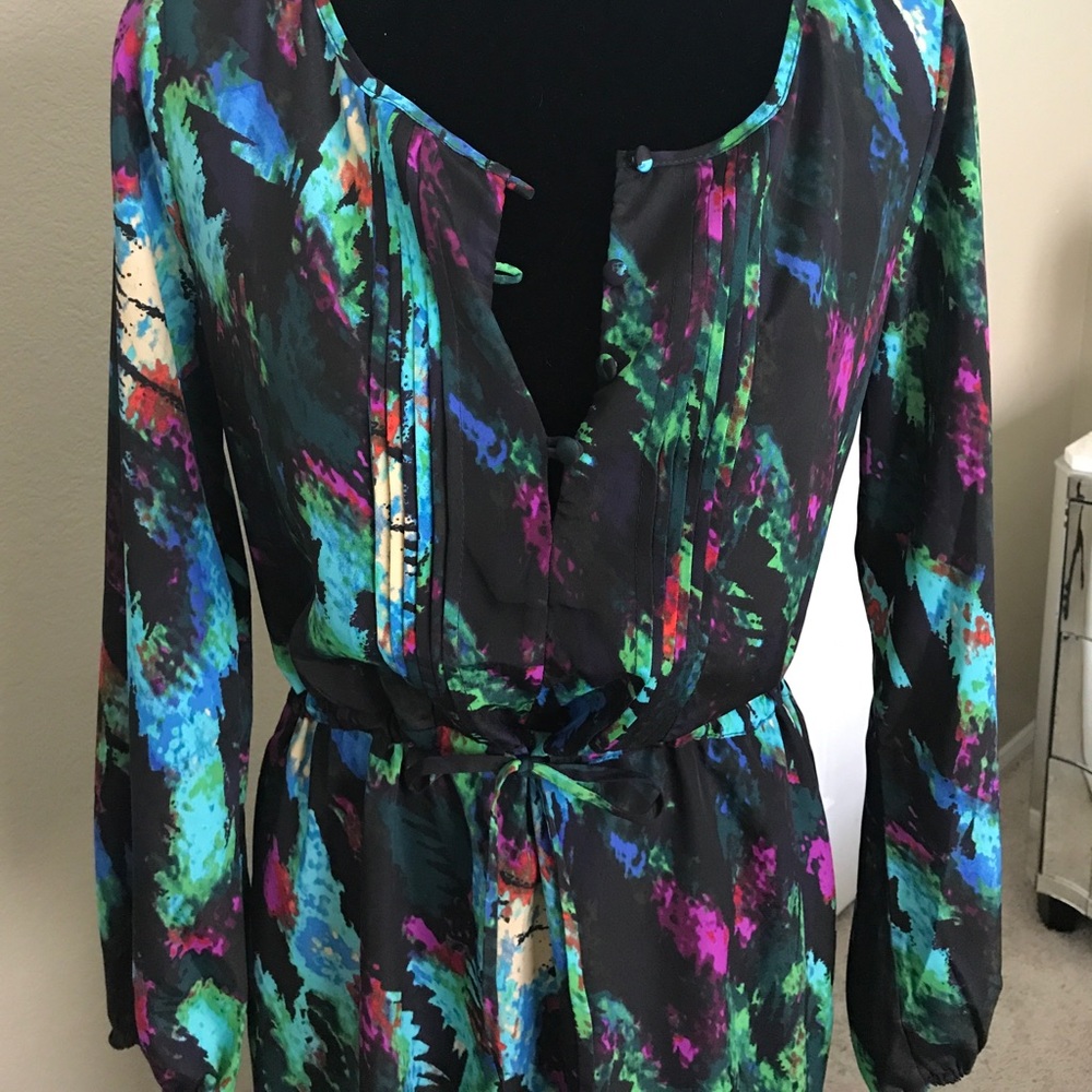 Colorful long-sleeves dress!