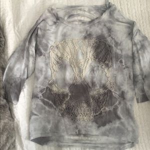 Gray skull t-shirt