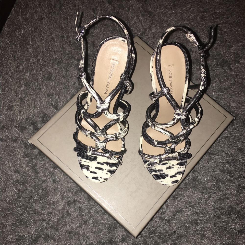 Bcbg Ma-Farrow sandal black and white