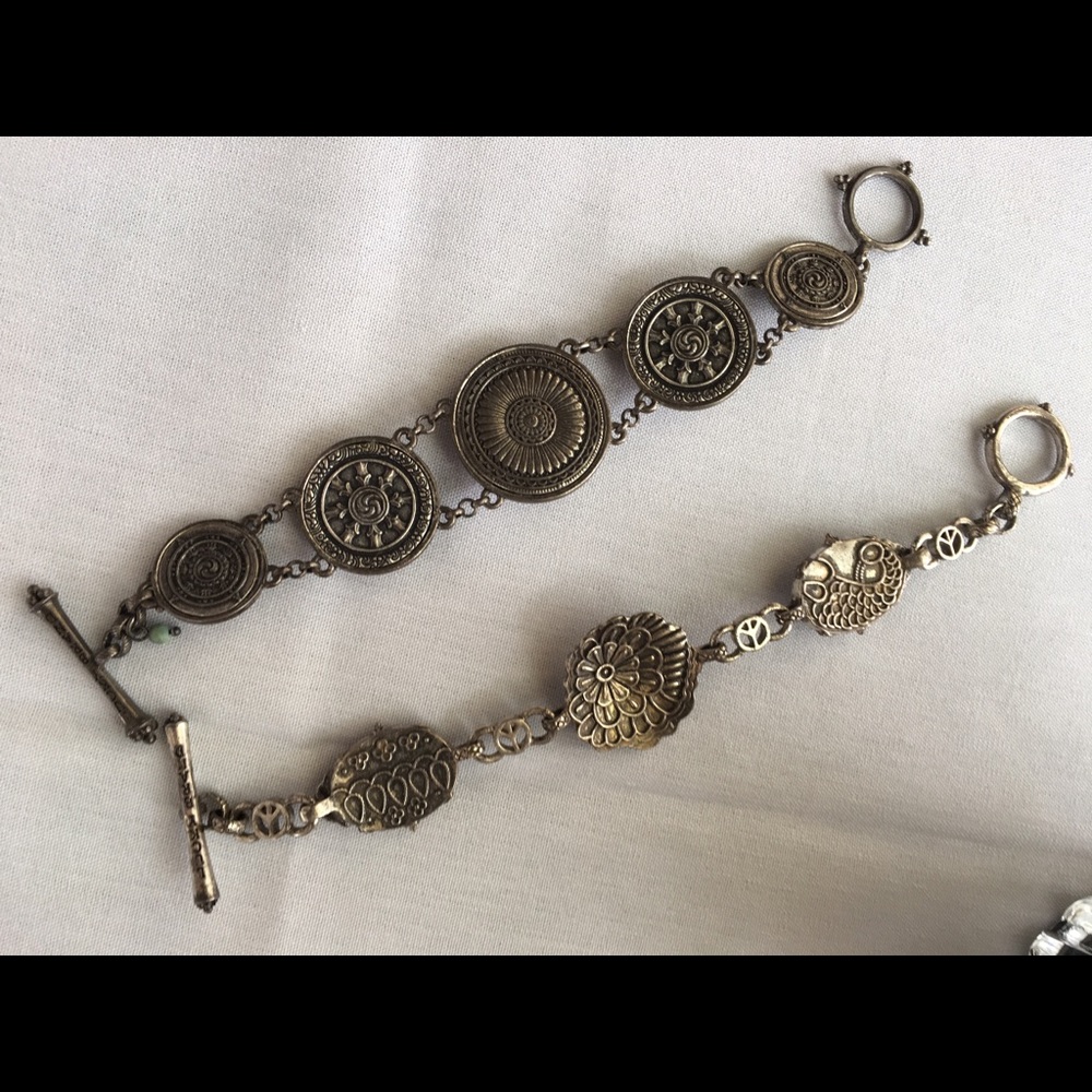 Beautiful 2 bracelet silver plated