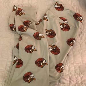 LulaRoe Sleeping Fox OS leggings