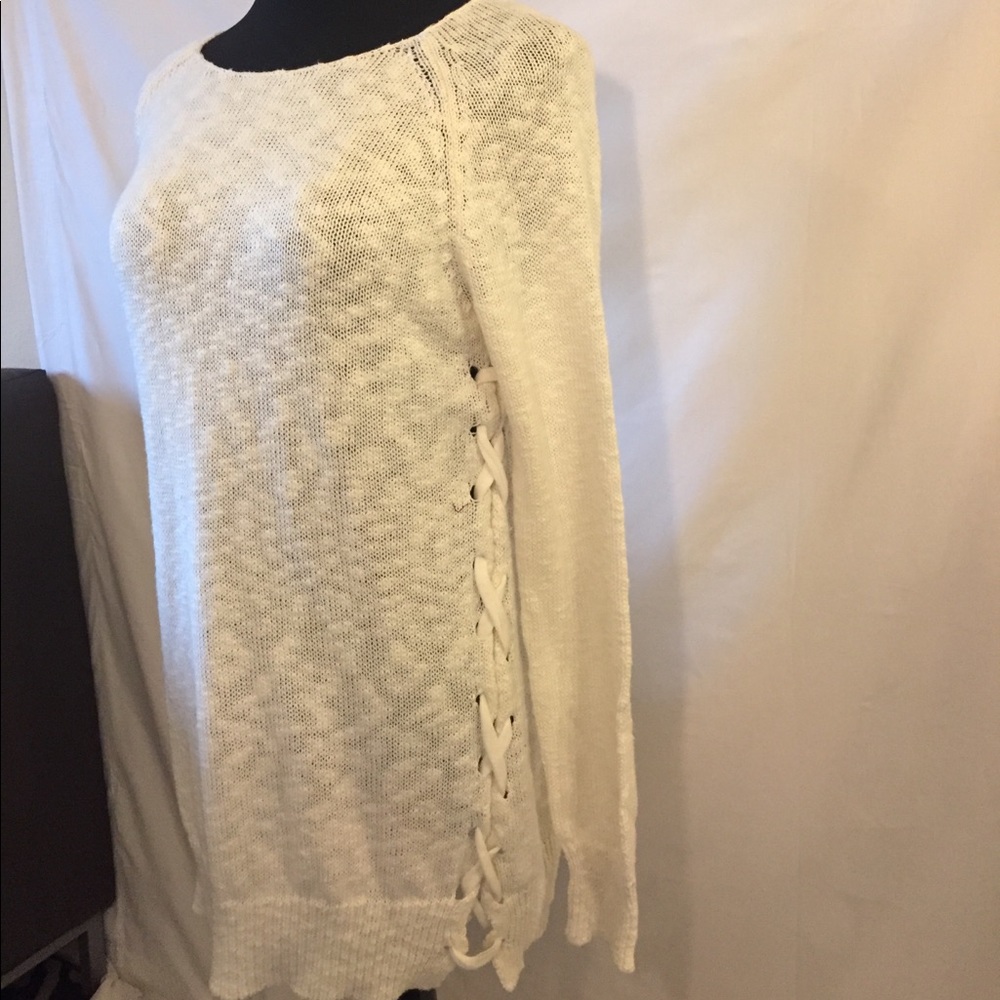 Sweater Top with Threaded Sides - Picture 2 of 4