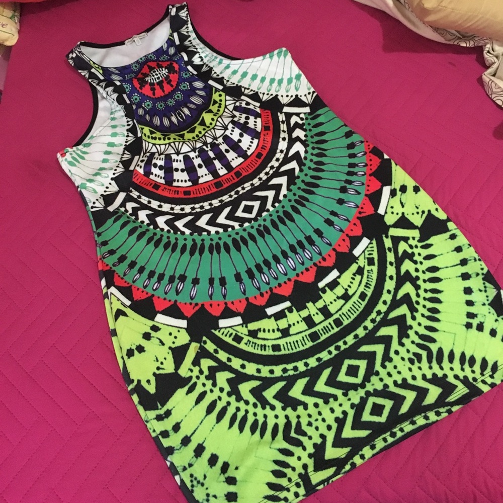 🔥Aztec🔥 pattern dress 👗 with keyhole back