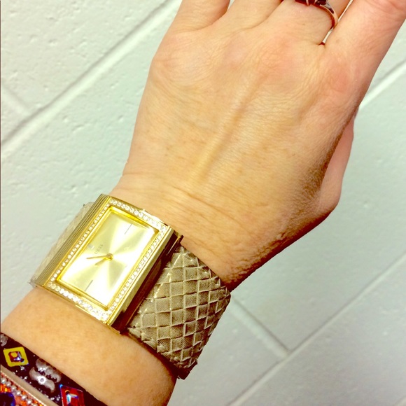 Vintage Guess Watch - Picture 1 of 2