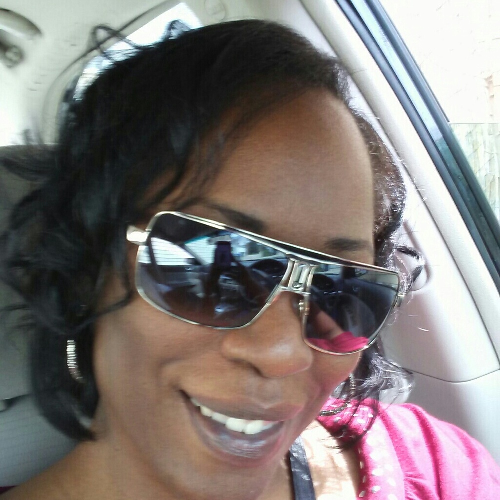 Meet your Posher, Latacia