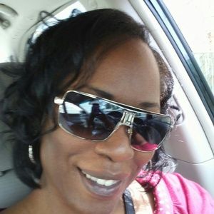 Meet your Posher, Latacia