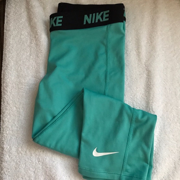 Nike leggings!! - Picture 3 of 3