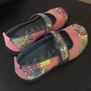 Keen Mary Jane sandals. Like new!