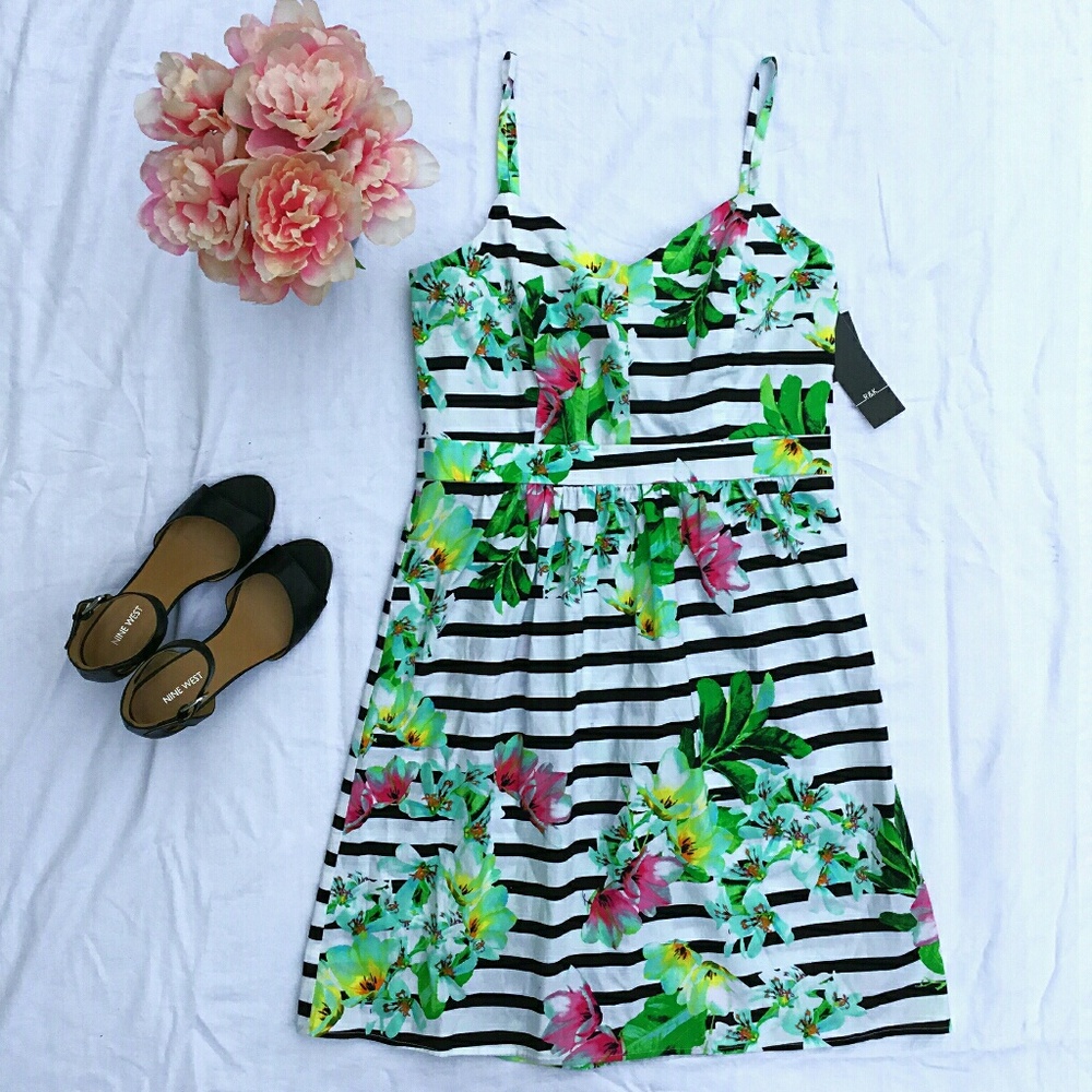 3/$20 | NWT Black and White Striped R&K Dress