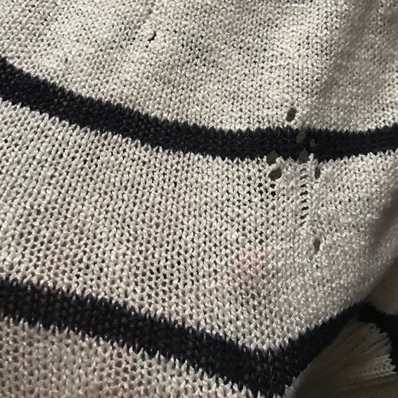 Sweater/shirt - Picture 4 of 4