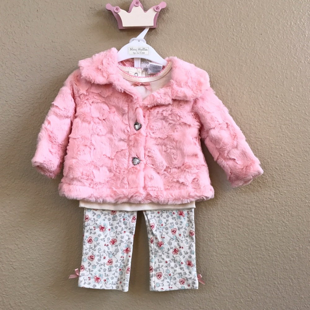 NWT 3 piece set.