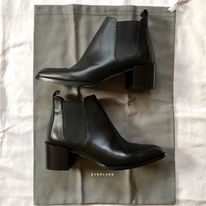 LOWEST ⬇️ NWOB Everlane "The Heel Boot" in black