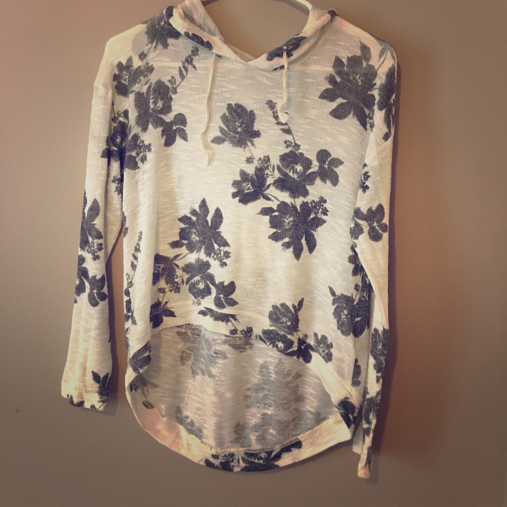 Long sleeve hooded top