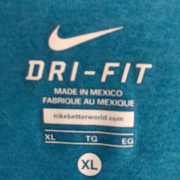 Nike long sleeve shirt - Picture 3 of 3
