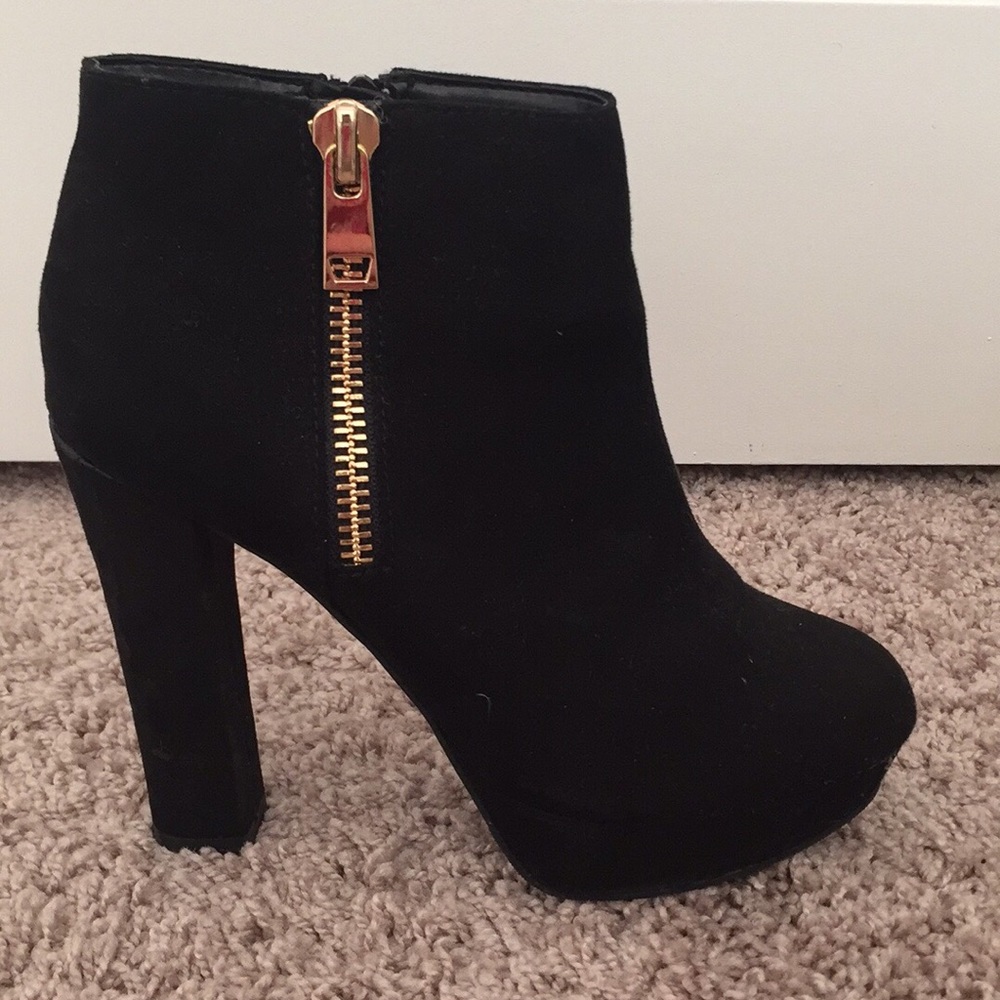 Aldo black suede bootie