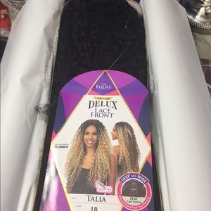 Freetress Equal lace front wig