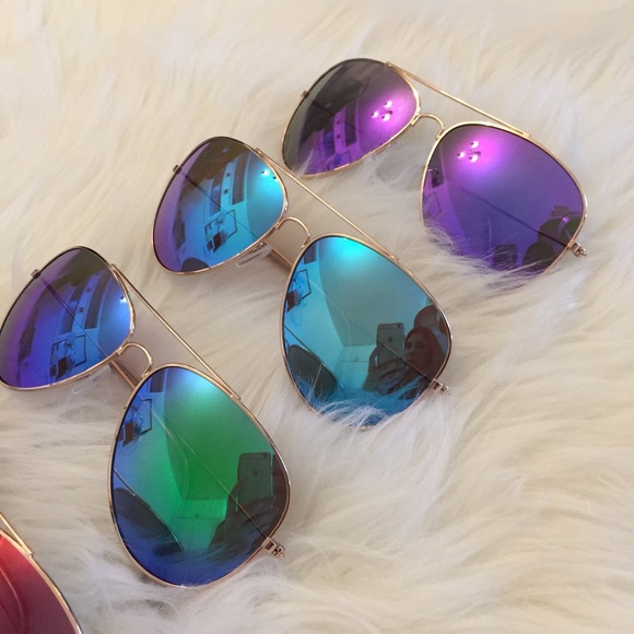 •LAST 1• Rose Gold Framed Blue Mirrored Aviators - Picture 4 of 8