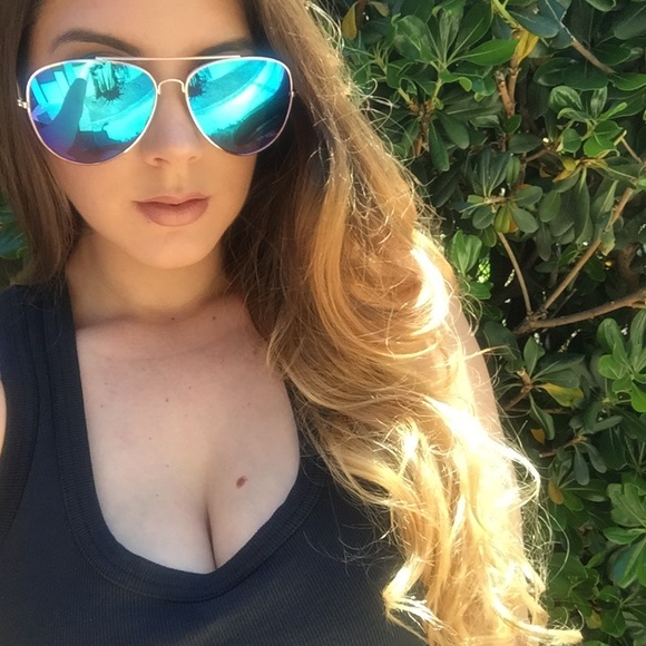 •LAST 1• Rose Gold Framed Blue Mirrored Aviators - Picture 2 of 8