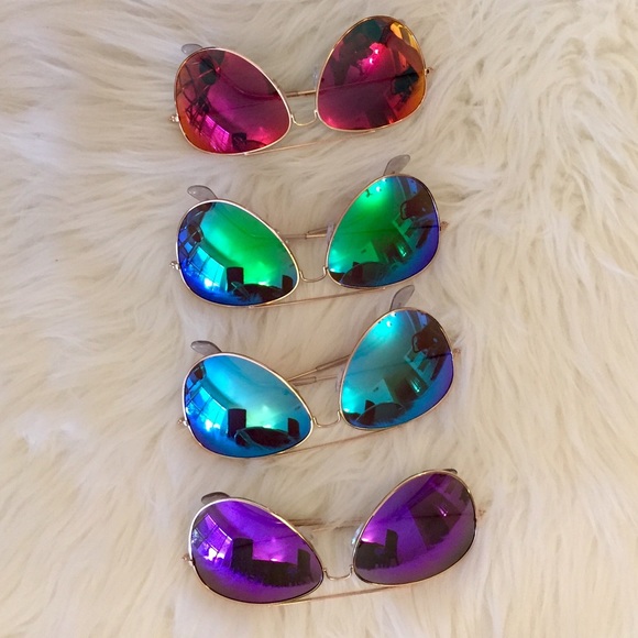 •LAST 1• Rose Gold Framed Blue Mirrored Aviators - Picture 6 of 8