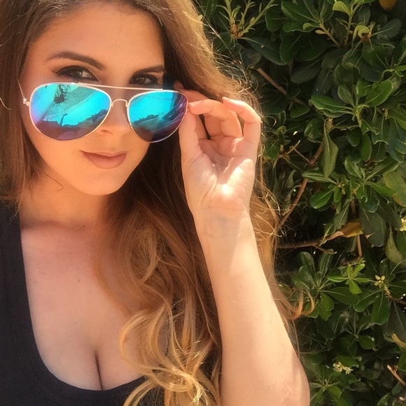 •LAST 1• Rose Gold Framed Blue Mirrored Aviators - Picture 3 of 8