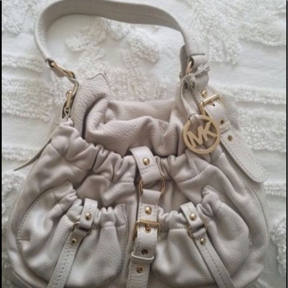 Aunthentic Leather like new Michael Kors