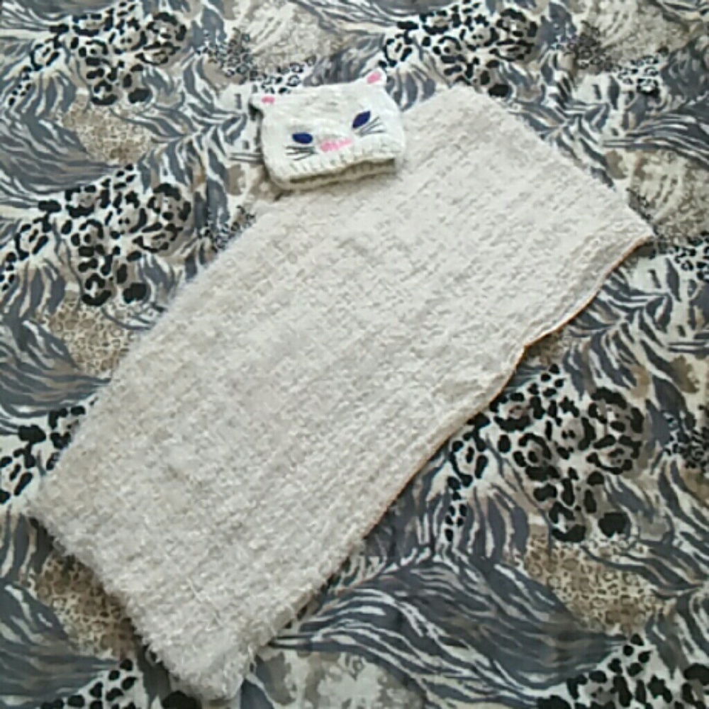 Super cute winter scarf and hat.