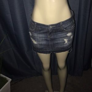 Guess mini skirt size 28