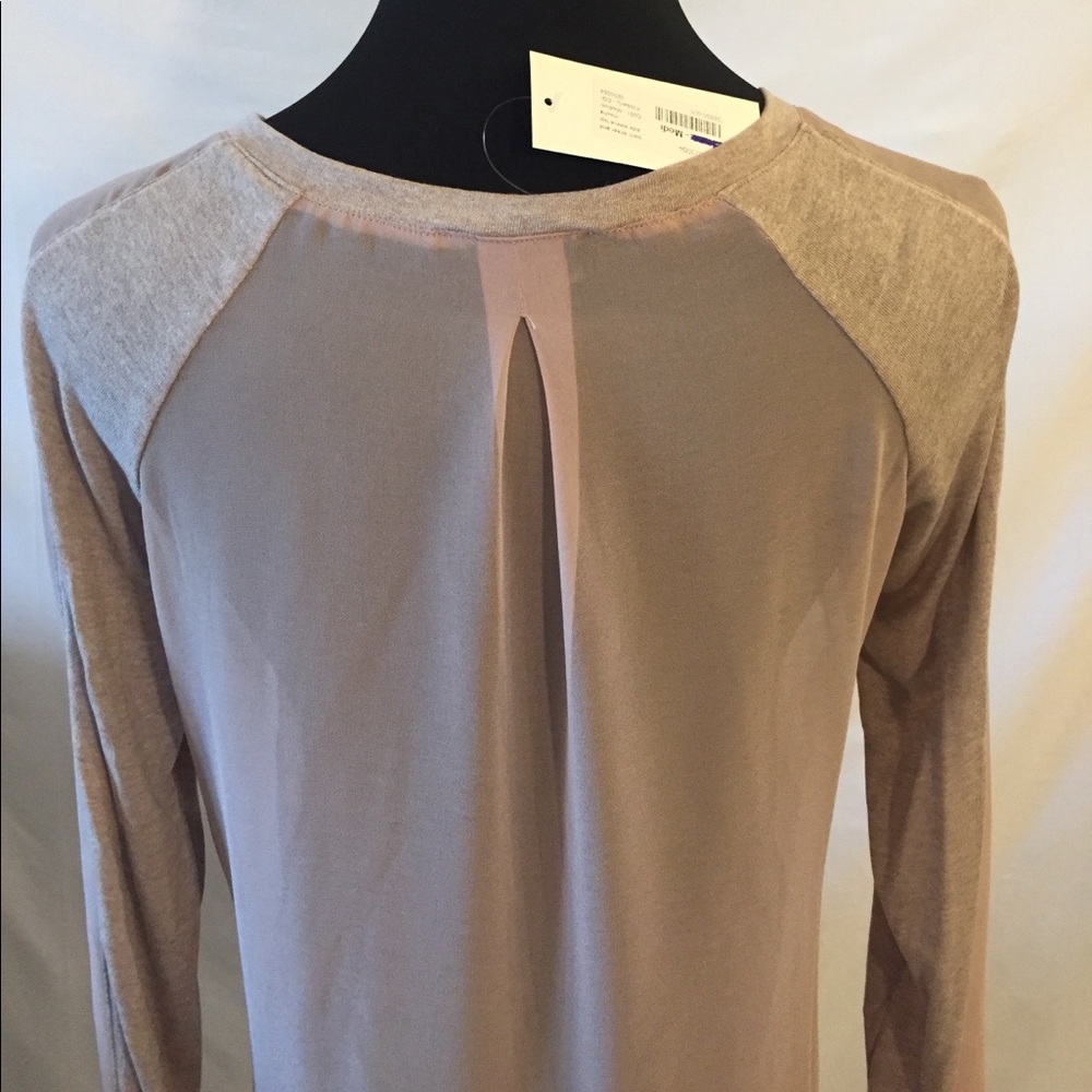 Sheer Back Top - Picture 5 of 6