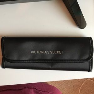 Make up brush holder