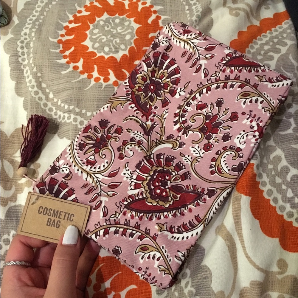 Cosmetic bag