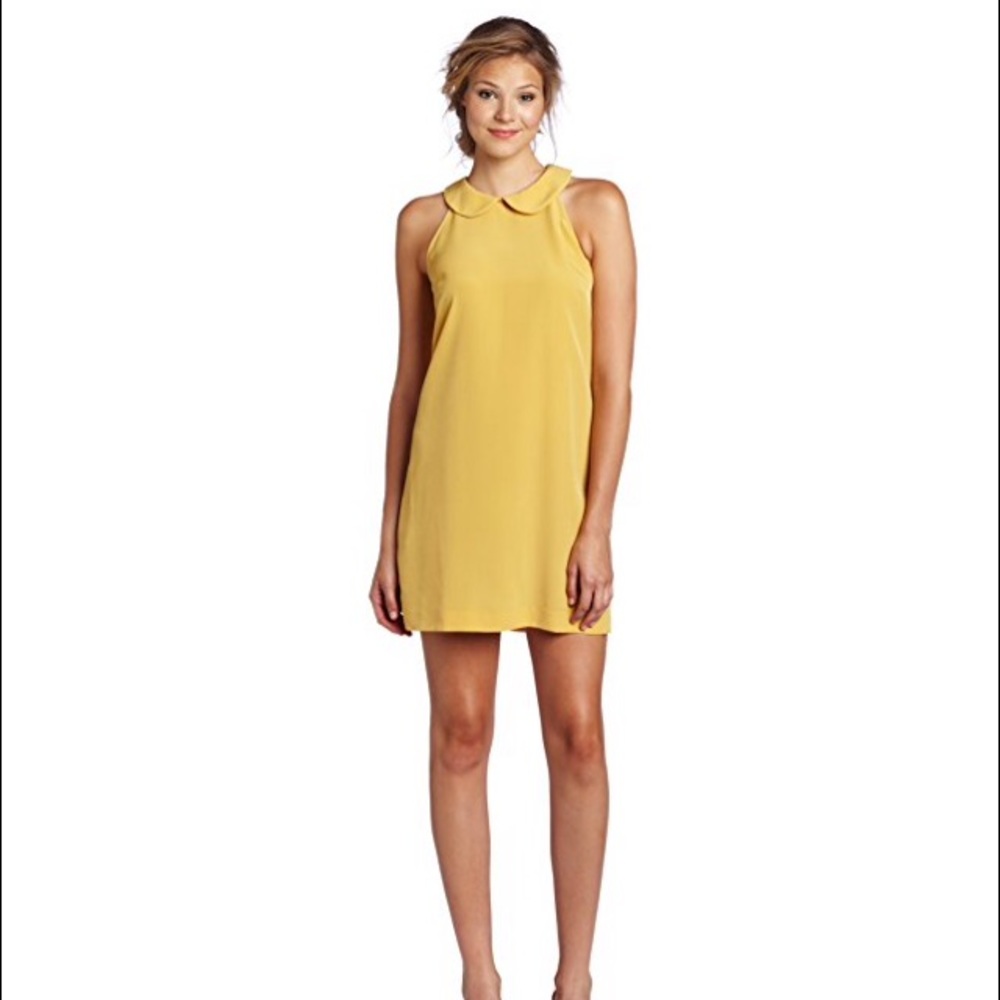 [BCBGeneration] 🎉HP🎉 collar yellow mini dress