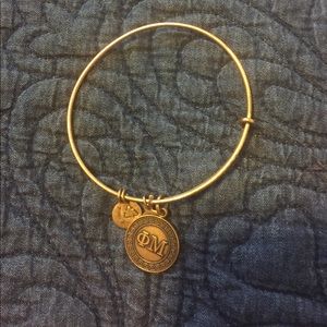 Phi mu alex and ani bangle