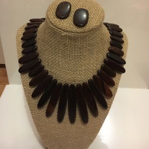 Stunning Rosewood Collar necklace/earrings Set