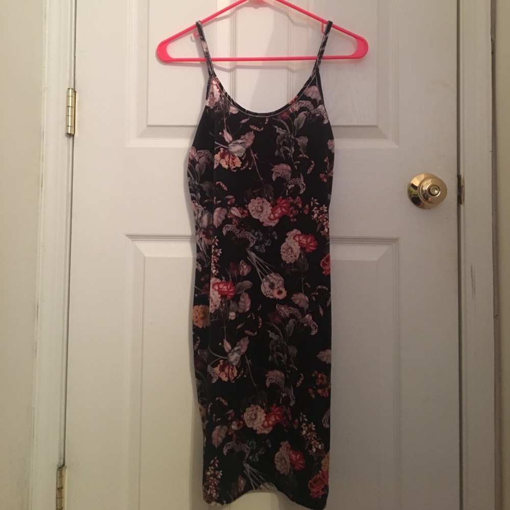 Floral velvet body con dress