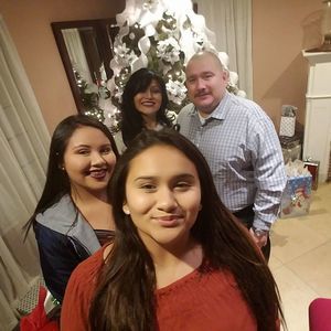 Meet your Posher, Dee