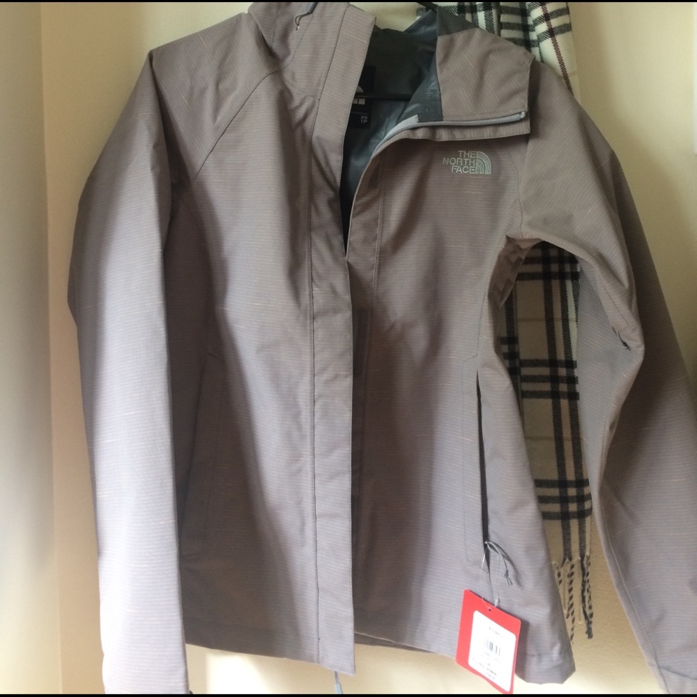 XS North Face Venture Rain Jacket