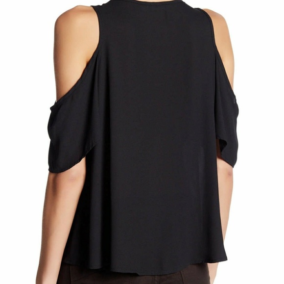 Cold Shoulder Ruffle Tee - Picture 2 of 4