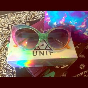 UNIF sUnGlAsSeS
