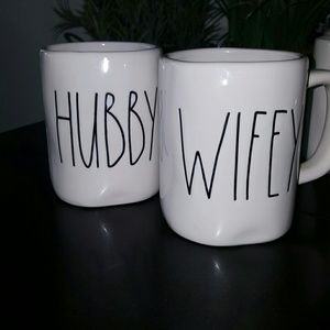 🎉FLASH SALE 🎉RAE DUNN HUBBY & WIFEY MUG SET