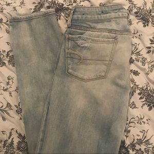 Light Wash American Eagle Distressed Jeans