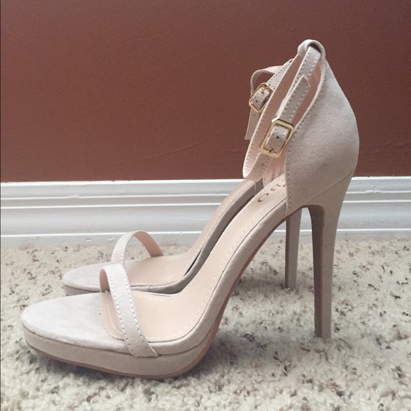 Never worn heels - Picture 2 of 5