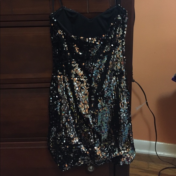 Sequin dress. - Picture 2 of 3