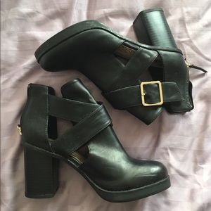 Pull and Bear Buckle Bootie