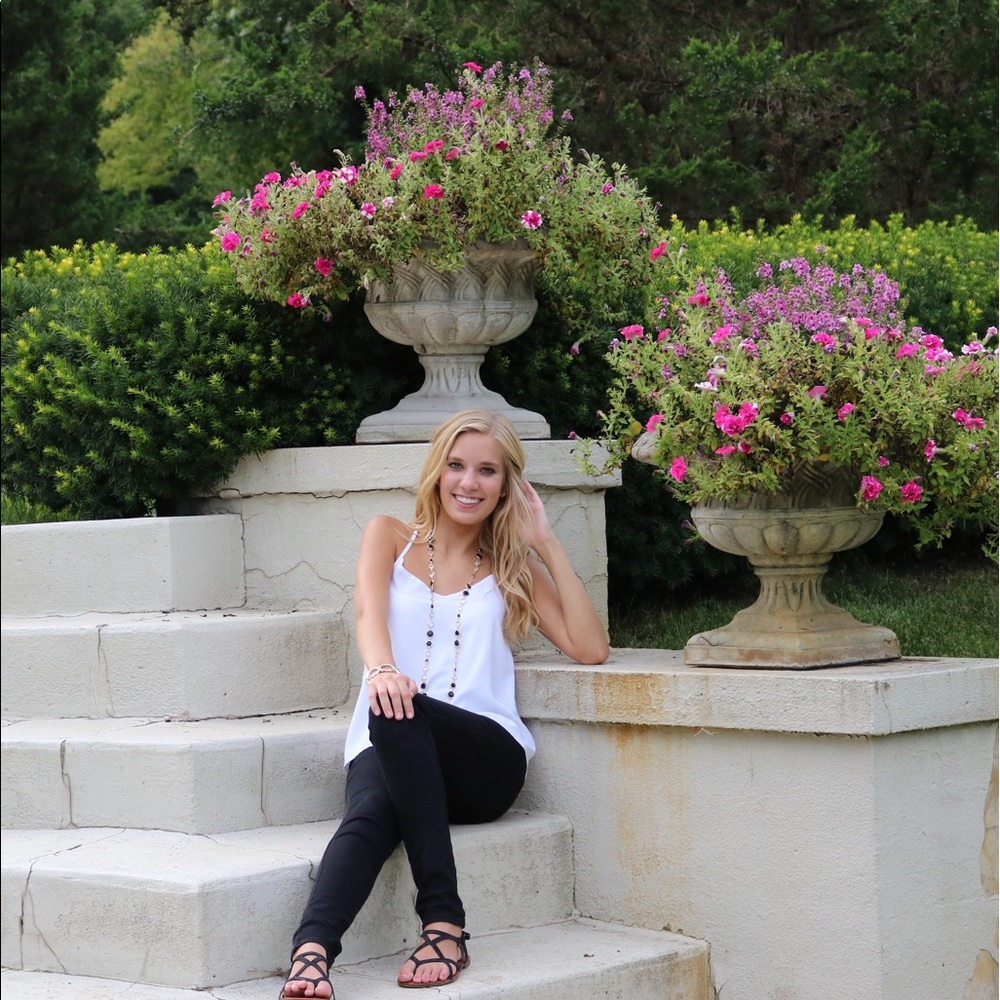 Meet your Posher, Lauren